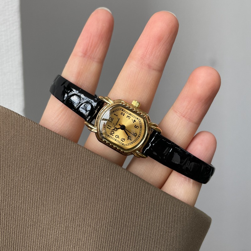 Vintage Digital Watch - Orologio al quarzo da donna ovale