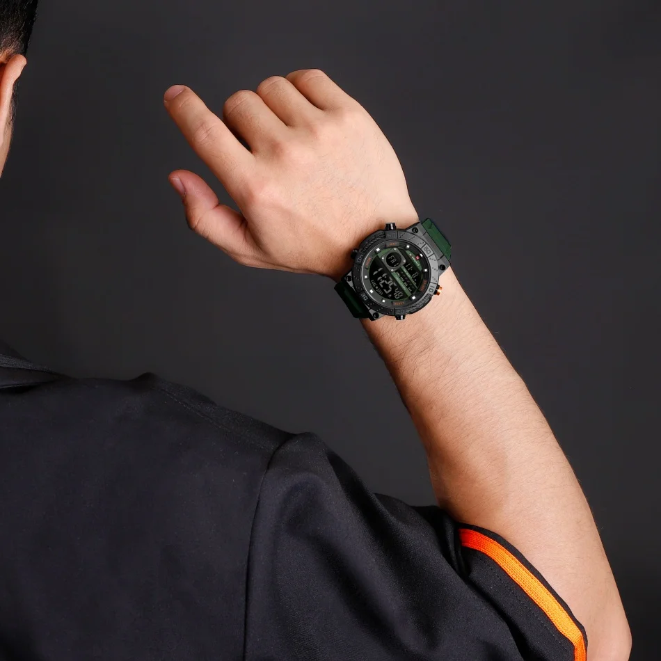 NAVIFORCE Nuovi orologi sporti - Watch Display Pillow recensione e prezzo